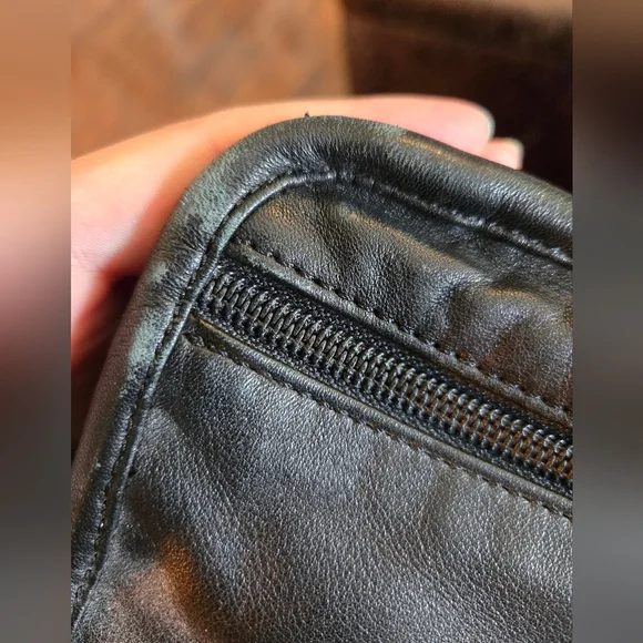 Tumi Black Leather Expandable Laptop Bag - Picture 9 of 13